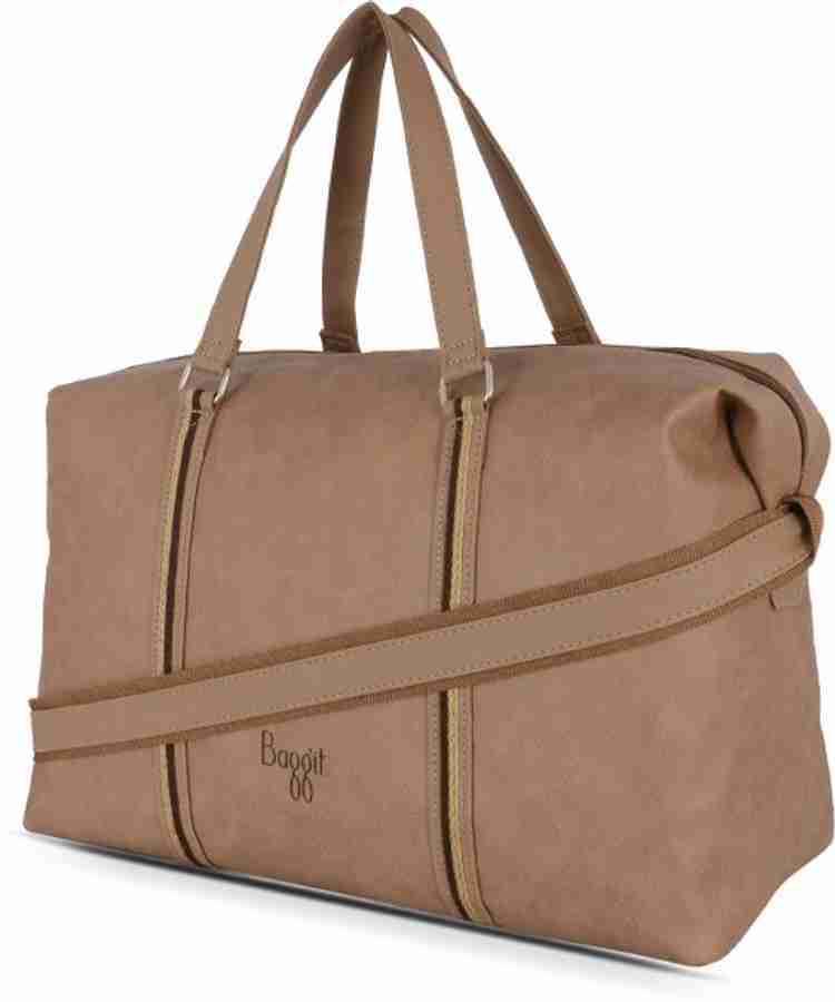 Baggit duffle bag price store