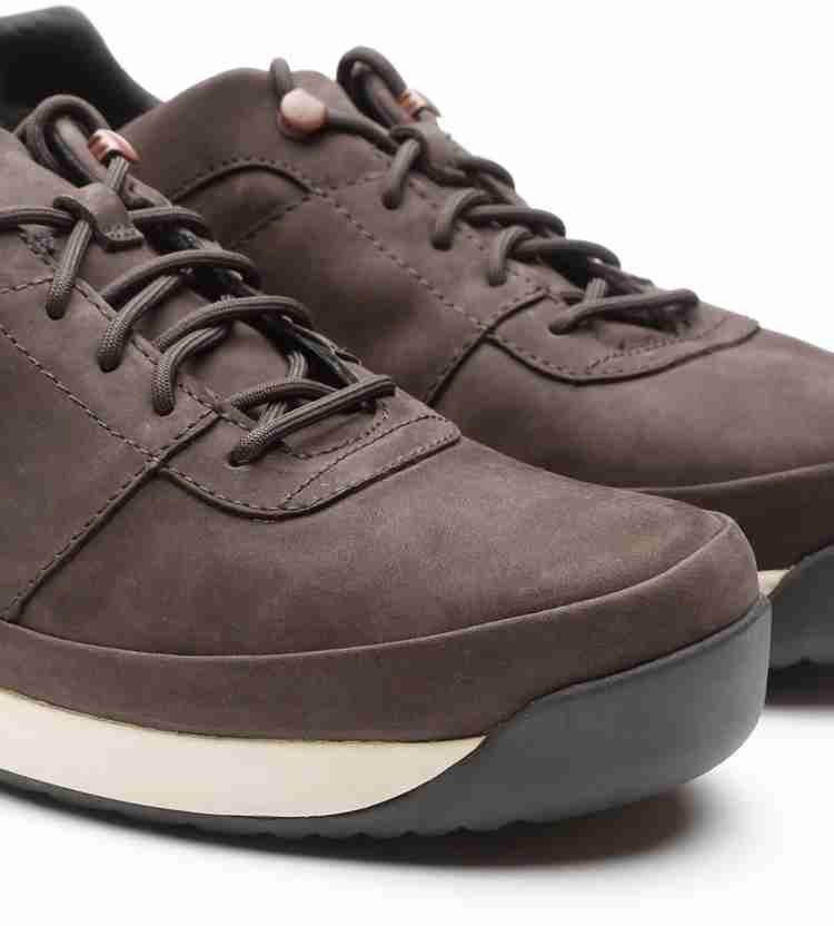 Clarks men's leather sneakers top