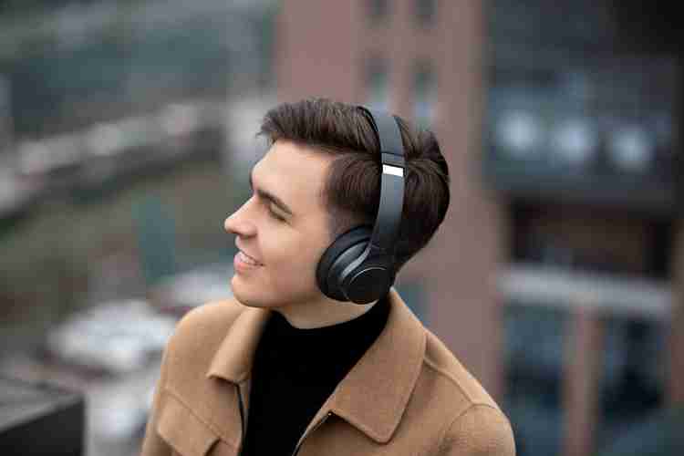 Refurbished Soundcore A3025011 Bluetooth Headset with Mic Price in India Buy Refurbished Soundcore A3025011 Bluetooth Headset with Mic online at Flipkart