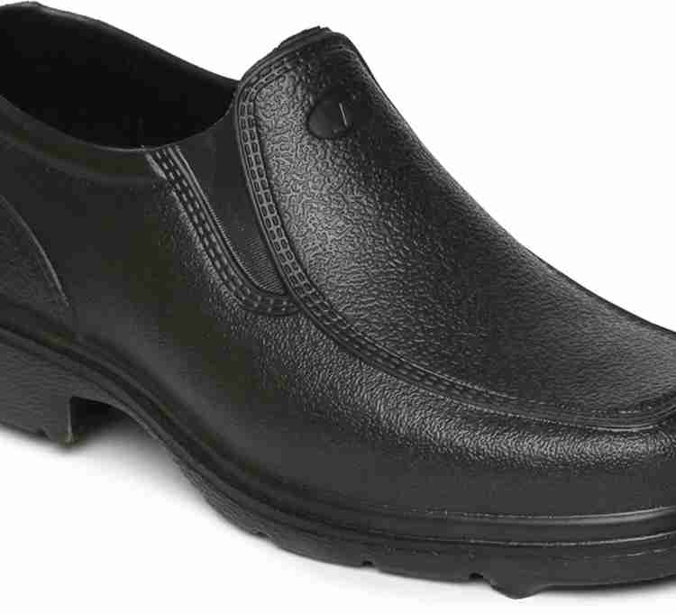 Paragon discount plastic chappal