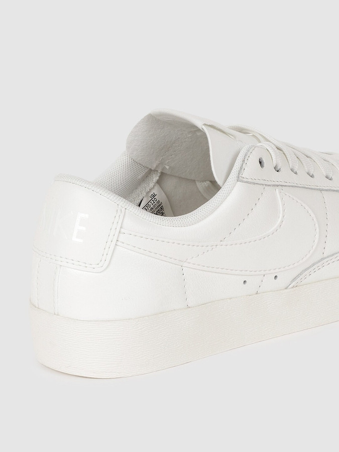 nike blazer low le women's shoe white