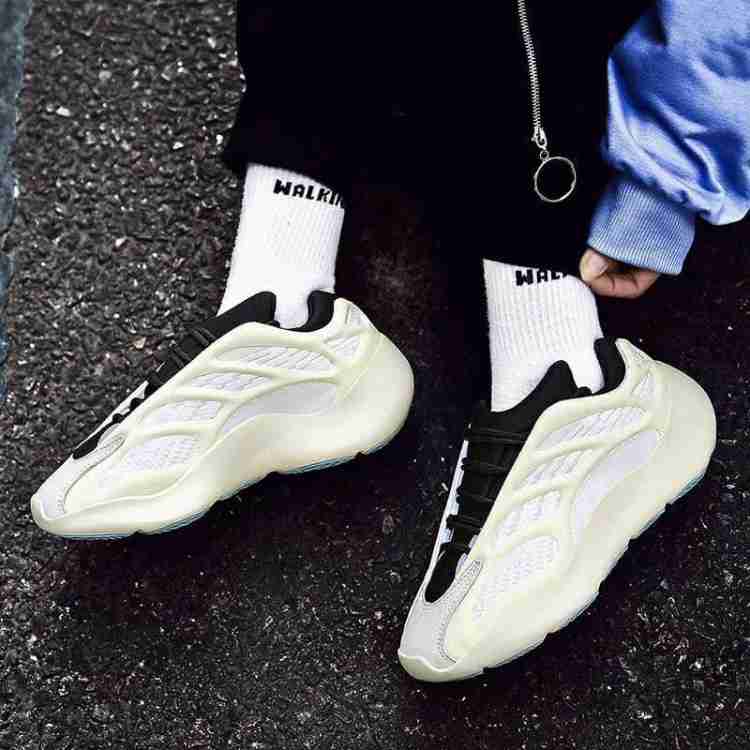 yeezy 700 flipkart