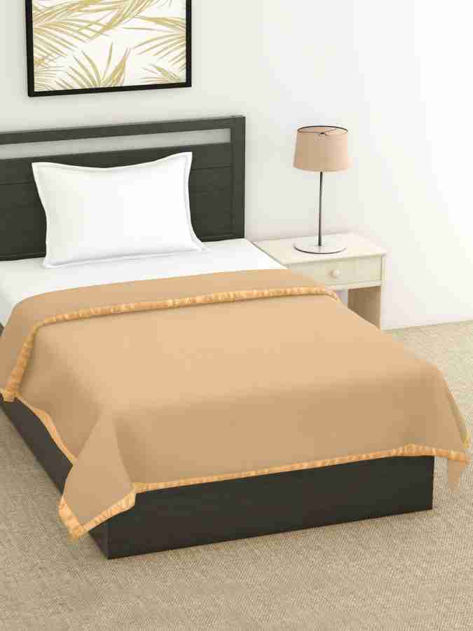 Bombay Dyeing Solid Single AC Blanket for Mild Winter Buy Bombay