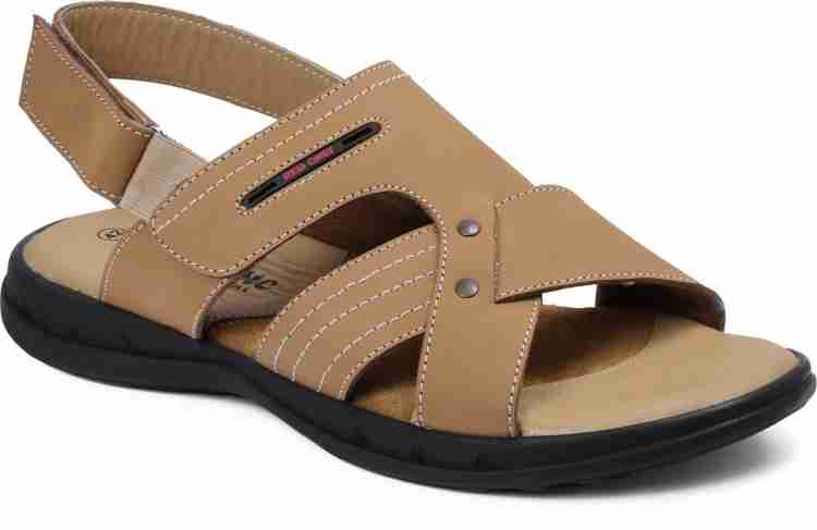 Red chief clearance sandals flipkart