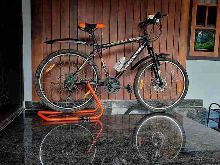 Hero shop cycle stand