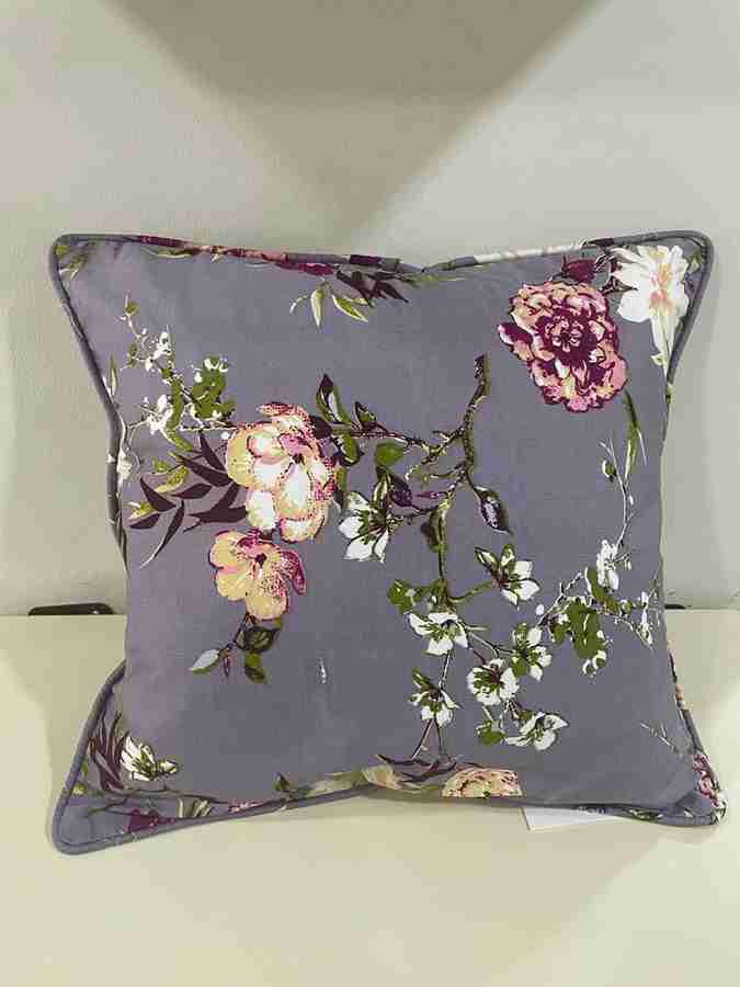 D decor cushions top