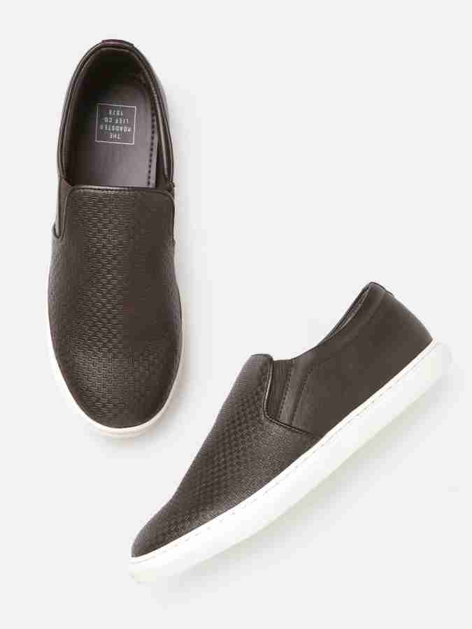 Roadster slip on hot sale sneakers