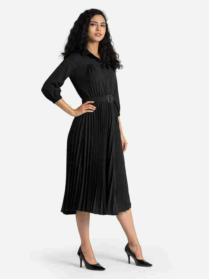 Black deals pleated dress