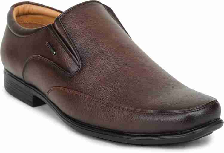 Liberty formal hot sale shoes flipkart