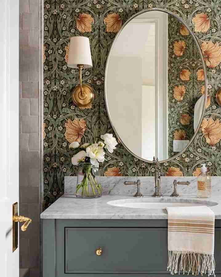 Stylish mirror top