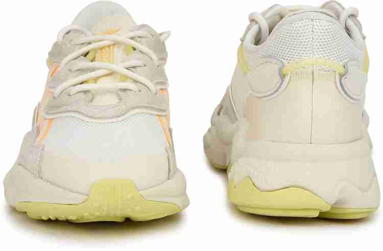 Hoe vallen adidas ozweego cheap