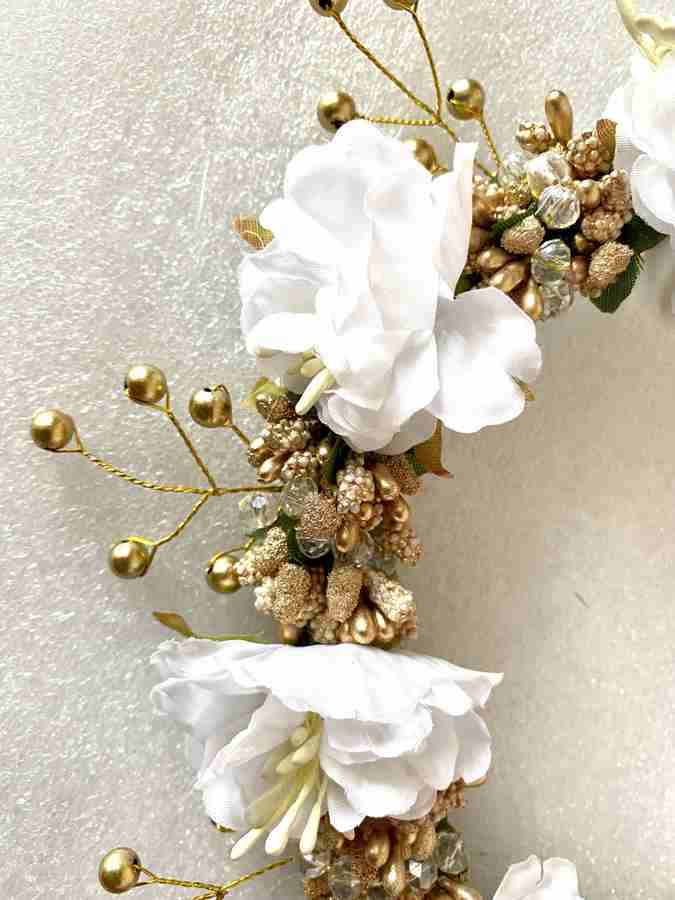 Flower head chain outlet