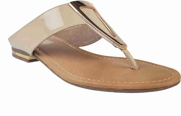 Flat slippers in flipkart store