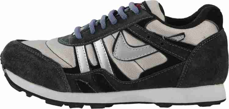 Ess running sale shoes flipkart