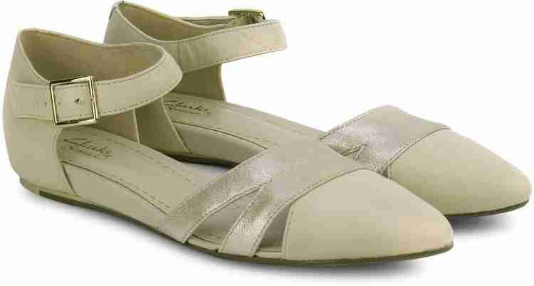 CLARKS Coral Sunrise Oyster Leather Casual For Women Buy OYSTER LEATH Color CLARKS Coral Sunrise Oyster Leather Casual For Women Online at Best Price Shop Online for Footwears in India Flipkart
