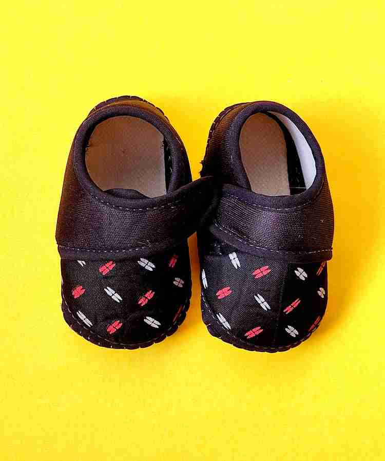 FLEXAA infant booties new born baby shoes Booties Price in India Buy FLEXAA infant booties new born baby shoes Booties online at Flipkart