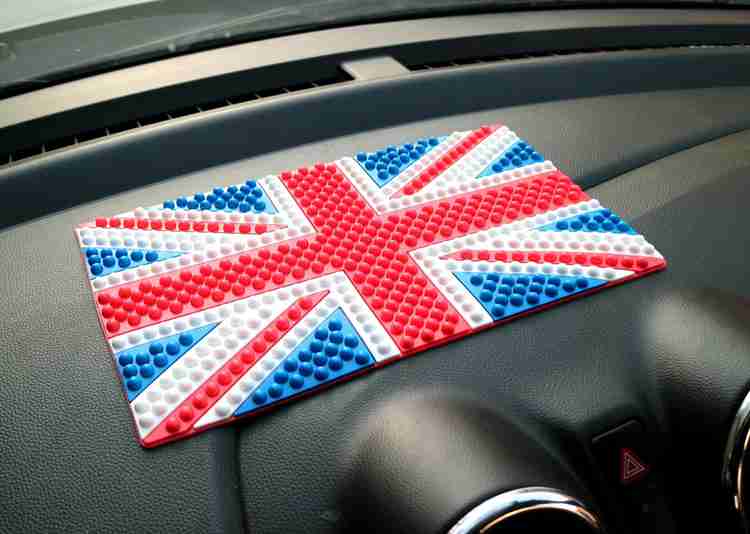 Car store dashboard mat