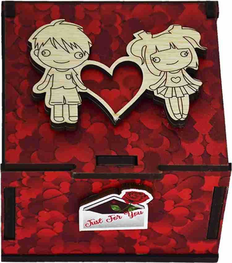 New year outlet surprise for boyfriend
