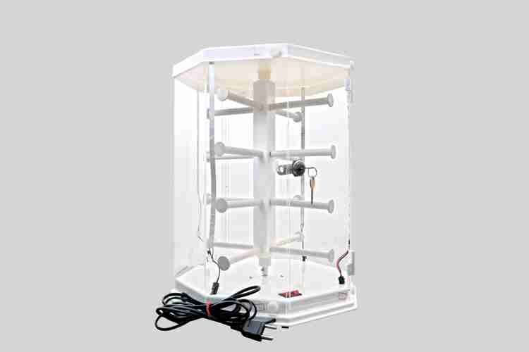 Rotating bangle display stand clearance