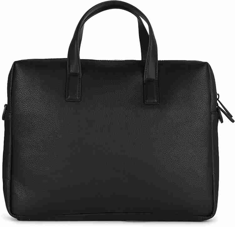 Calvin klein 2024 messenger bag leather