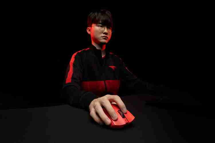 Razer DeathAdder V3 Pro Faker Edition Ultra-lightweight Wireless Optical  Gaming Mouse with Bluetooth - Razer : Flipkart.com