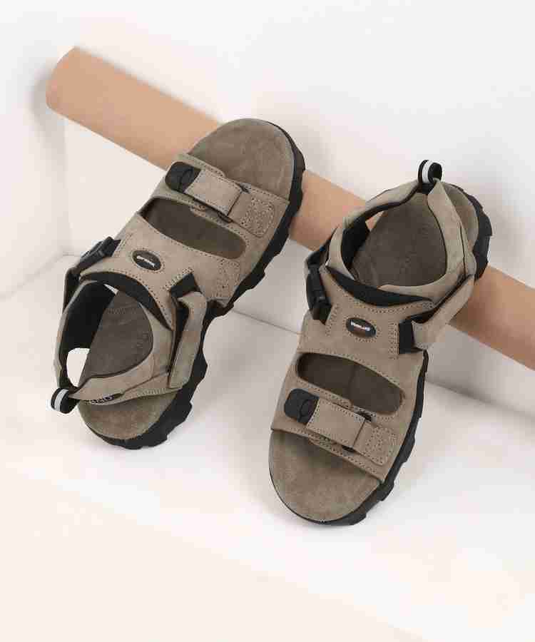Woodland cheap sandals flipkart
