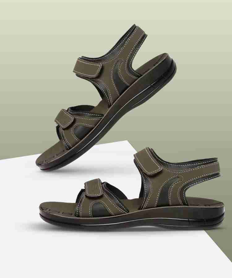 Paragon on sale sandal image