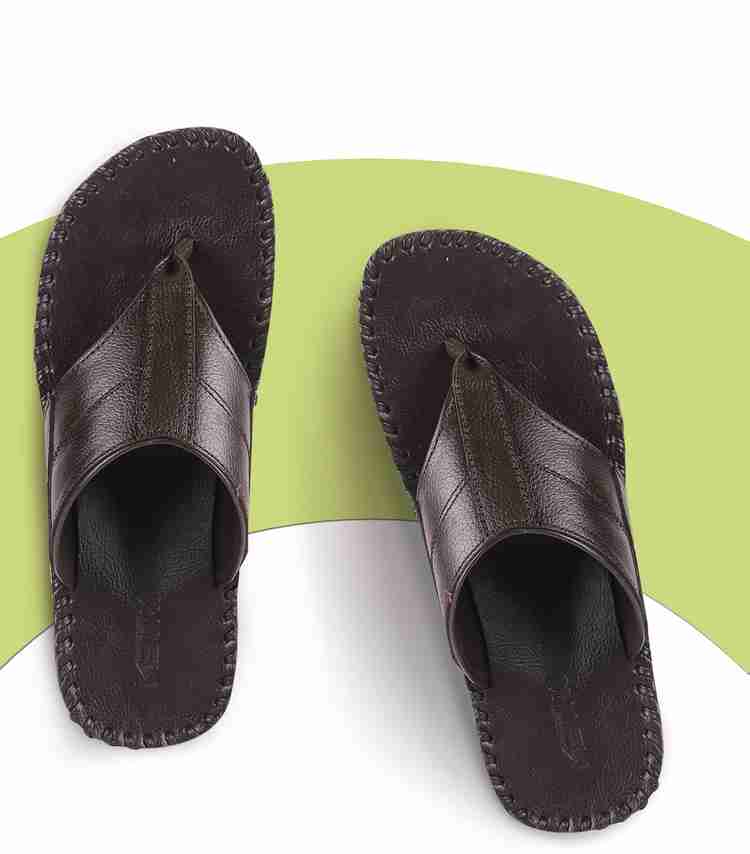 Flipkart men's leather slippers best sale