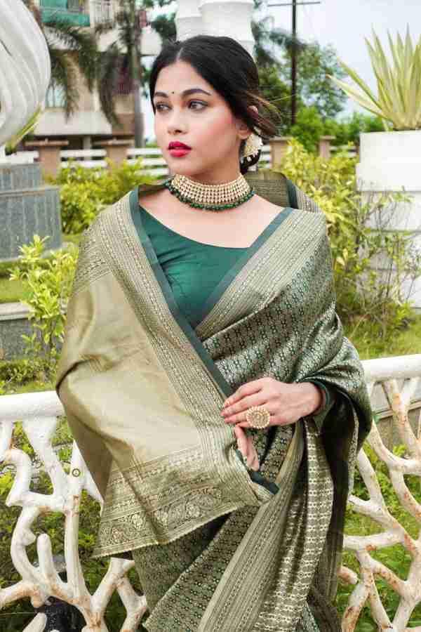 Priti hotsell trendz saree