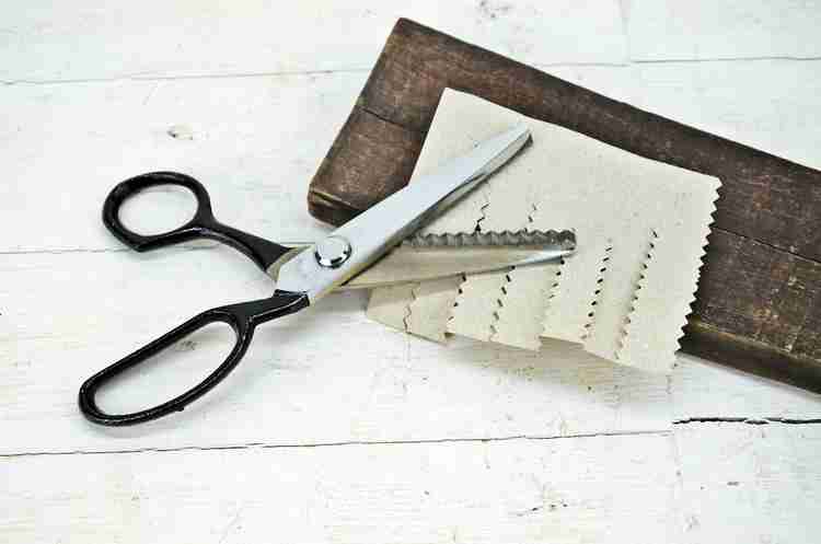 Dressmaking online pinking shears