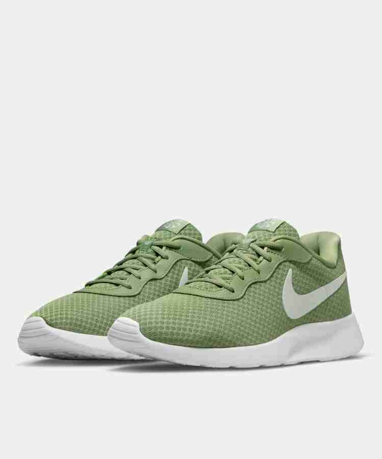 Nike tanjun clearance size 6