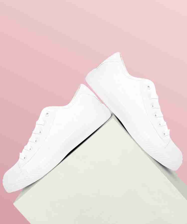 Roadster sneakers sale flipkart