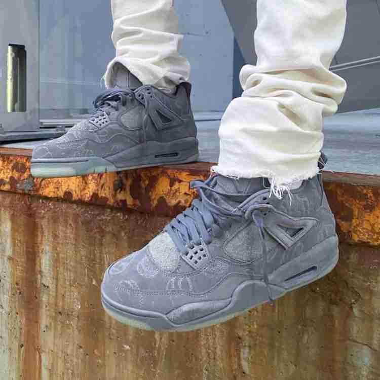 Jordan 4 store retro kaws grey