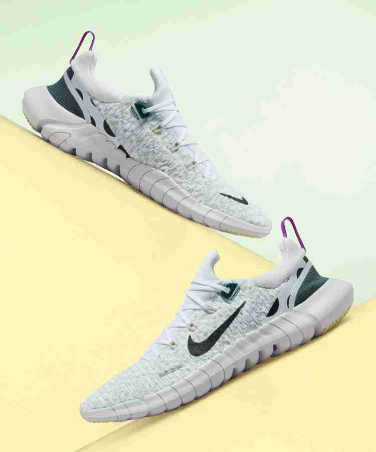 Nike free 5. deals running shoes flipkart