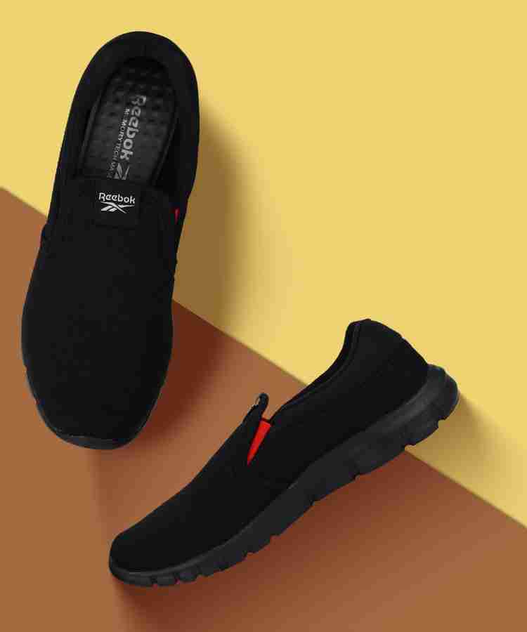 Sepatu reebok slip on store
