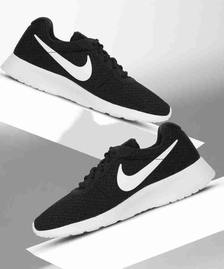 Nike tanjun mens casual sales shoes