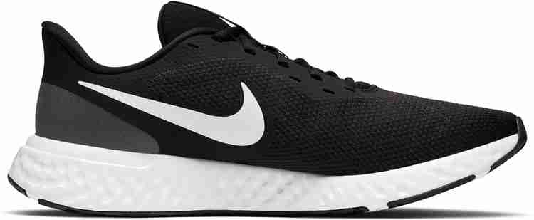 Free 5.0 store running shoes flipkart