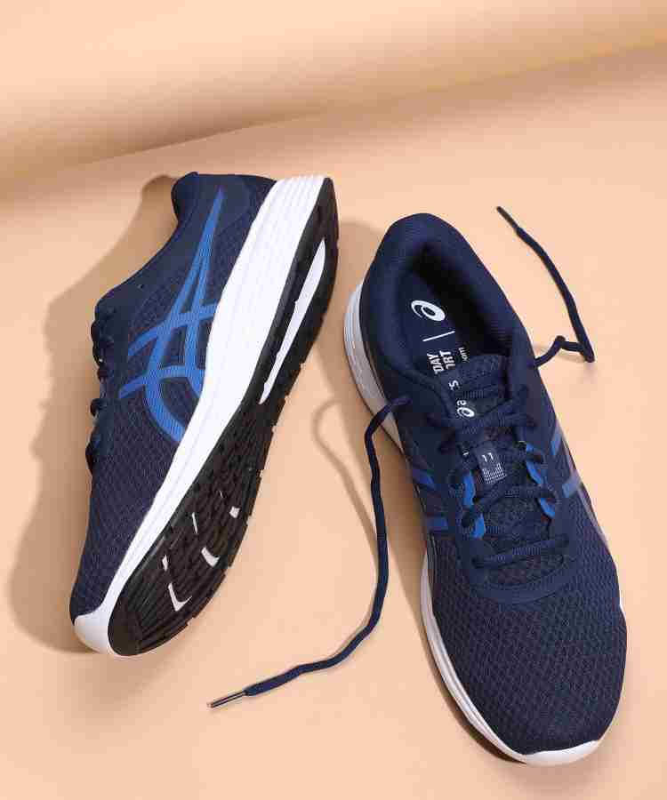 Asics sports shop shoes flipkart