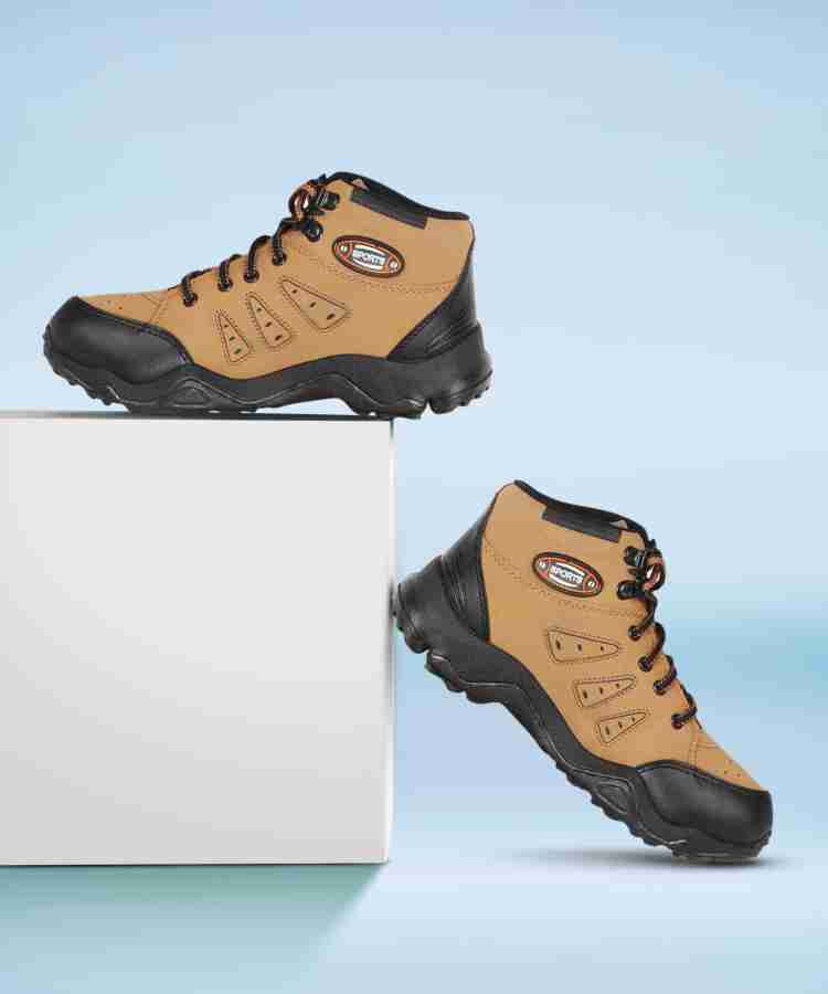 Trekking shoes sales flipkart