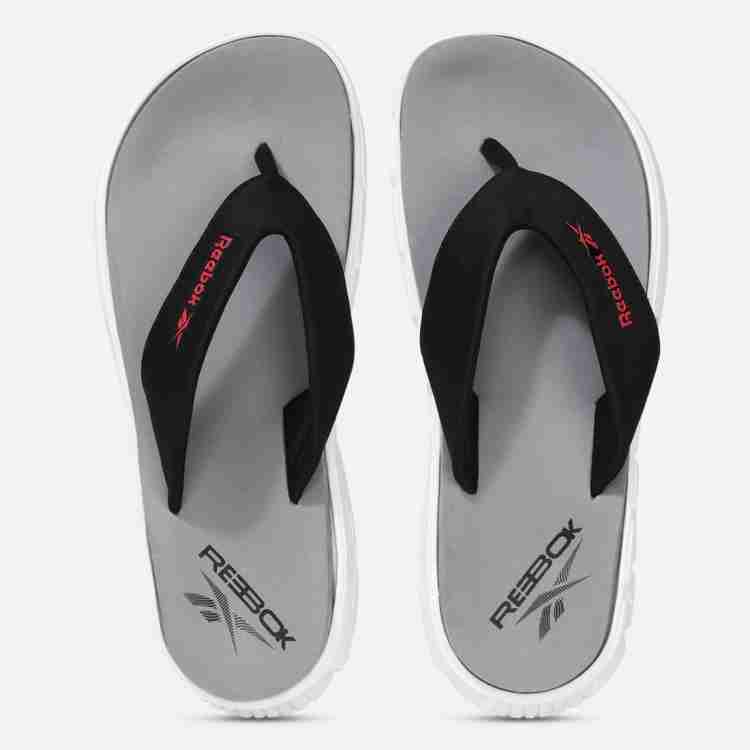 Reebok store ki chappal