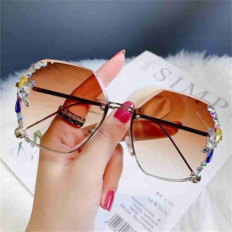 Oval store style sunglasses