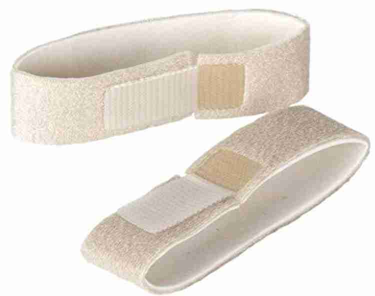 Finger outlet compression bandage