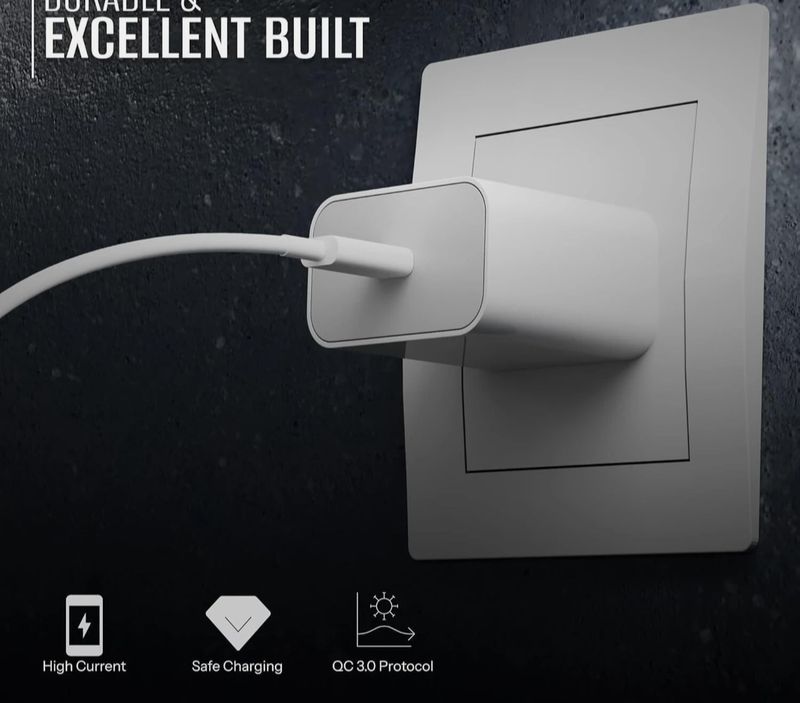 evvo Supercharge 2.4A Wall Charger (White) - Image 4