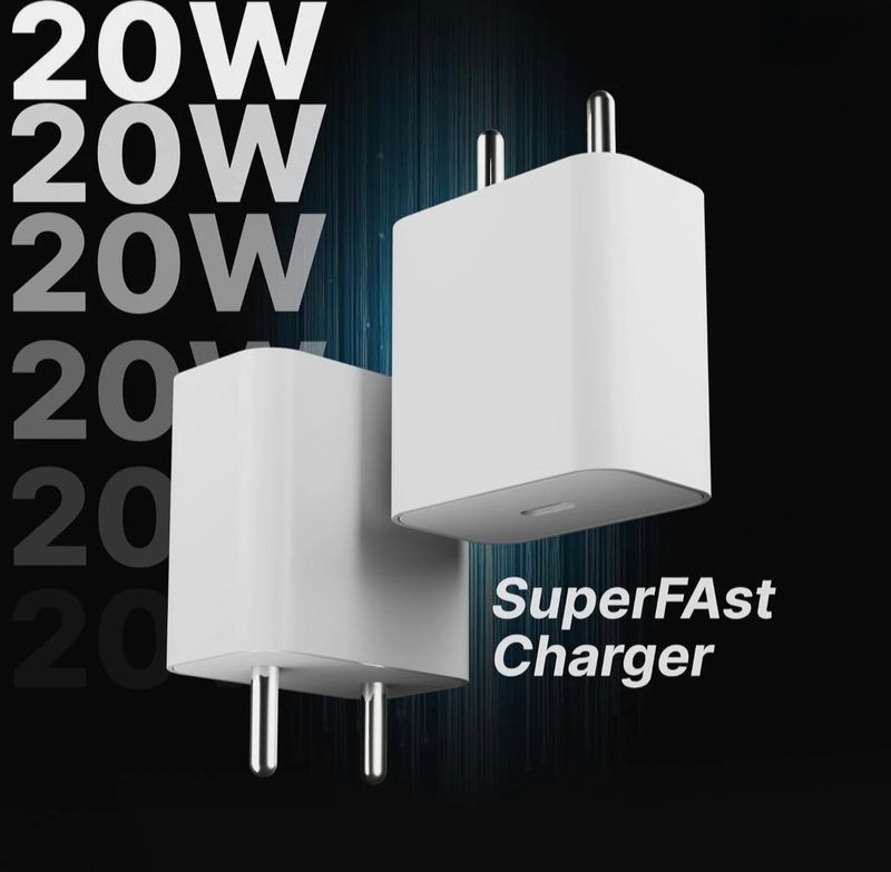 evvo Supercharge 2.4A Wall Charger (White) - Image 5