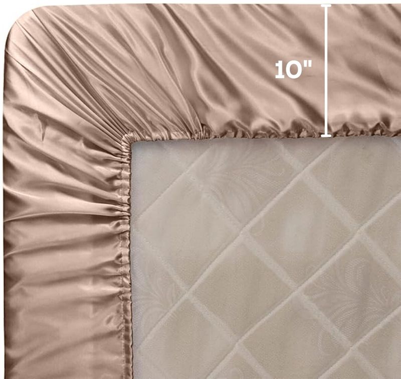 haus & kinder Satin Double Fitted 300 TC Bedsheet with 2 Pillow Covers - Image 3