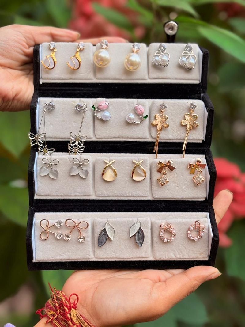 Treviyaa 12 Pair Korean Earrings Set - Image 2