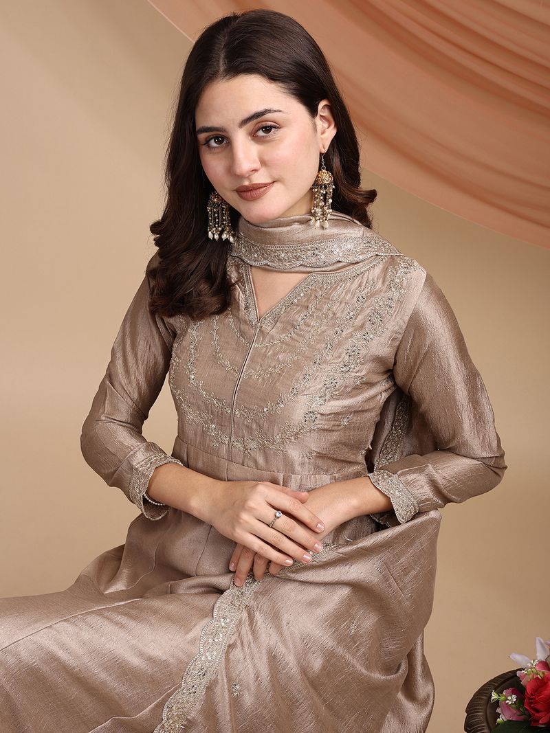 Nidhikishan Silk Blend Kurta Pant Dupatta Set - Image 5