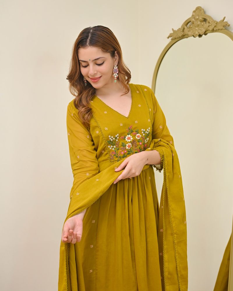 THE52 Women Chanderi Kurta Pant Dupatta Set - Image 4
