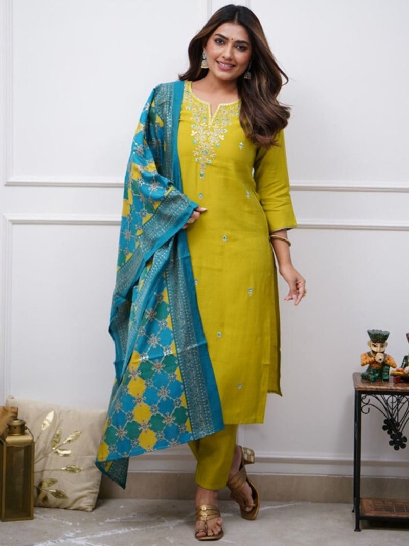 SkyTara Embroidered Kurta Set - Image 6