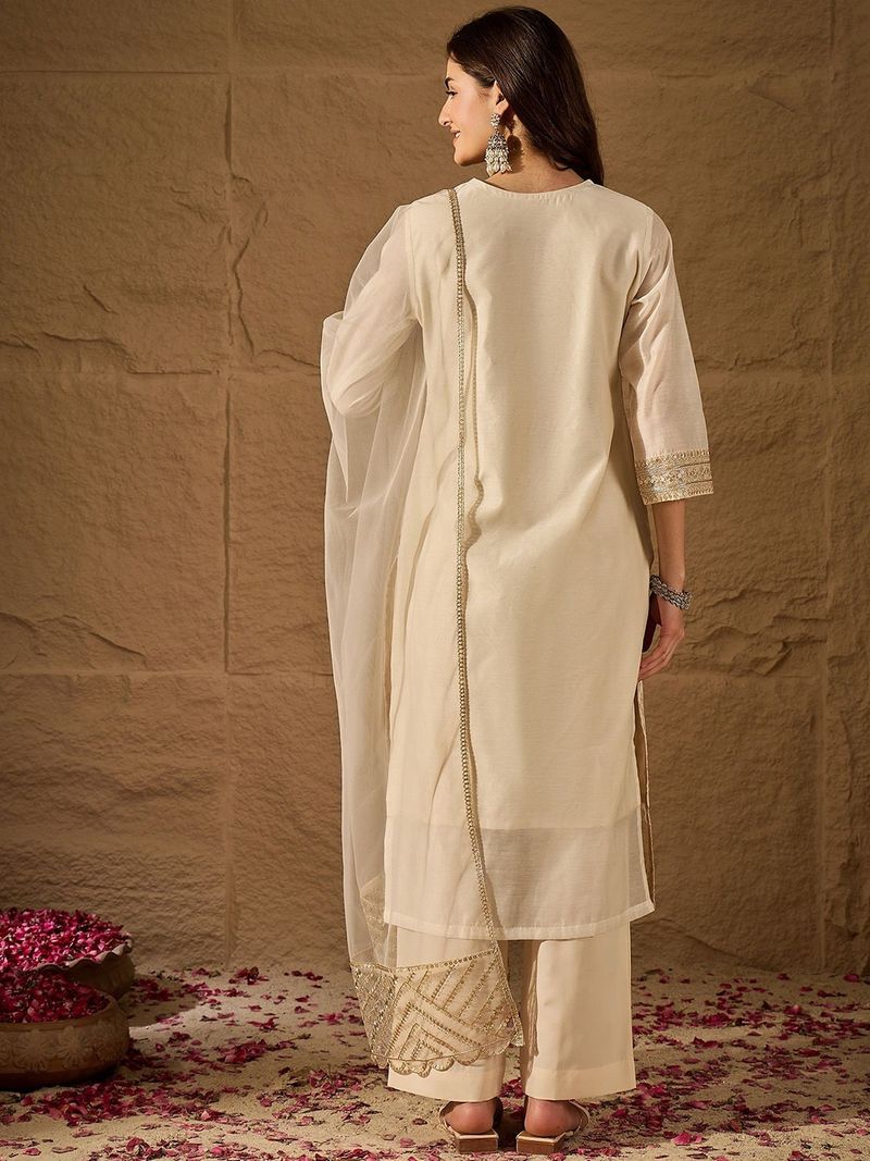 Sanila Embroidered Kurta Set - Image 3
